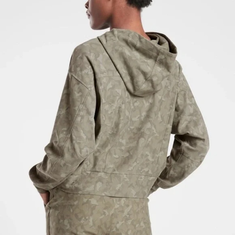 Athleta Sweatshirt Medium Green Camo Printed Farallon Hoodie Long Sleeve - Picture 4 of 11